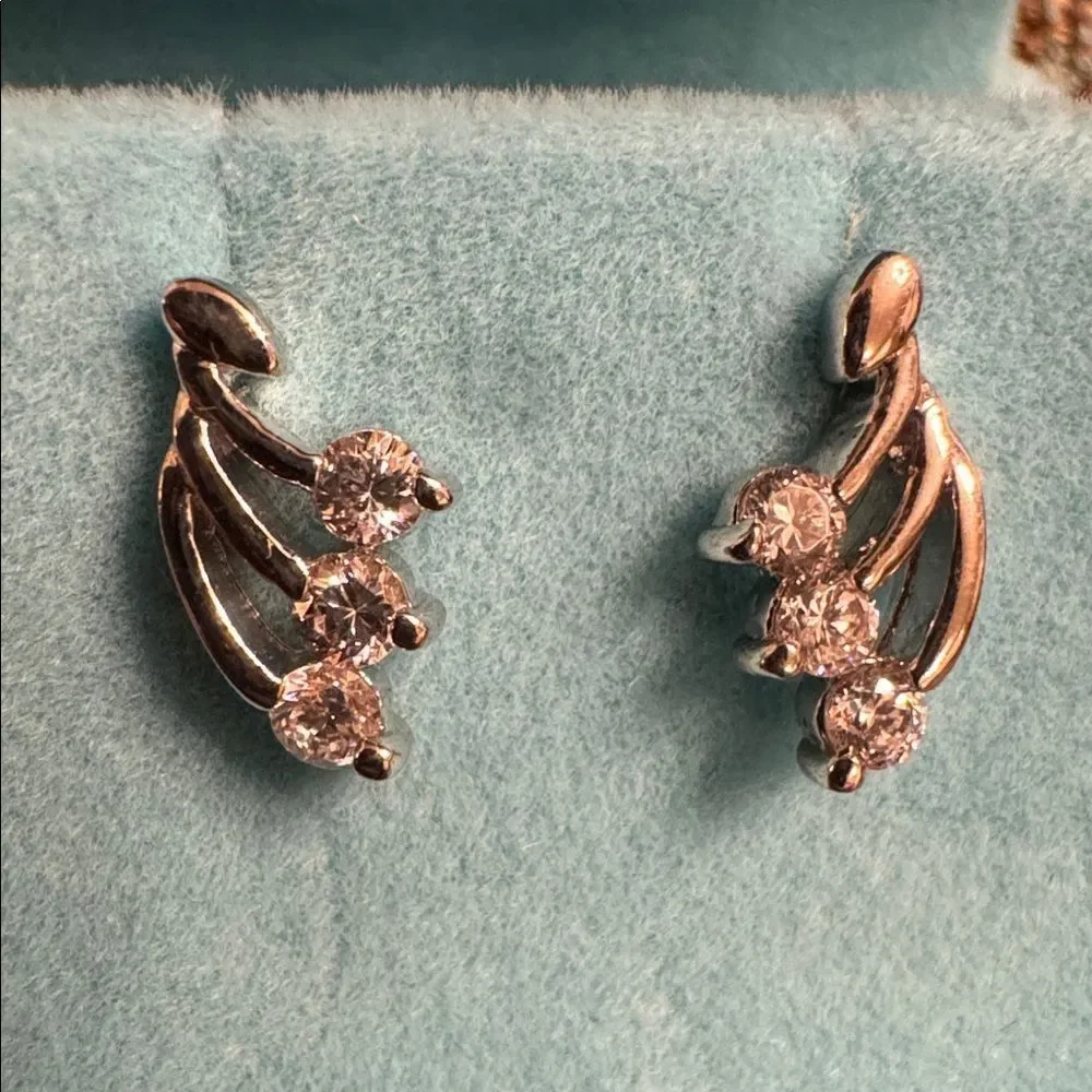 3074‎ Swarovski Crystal Elements post Earrings